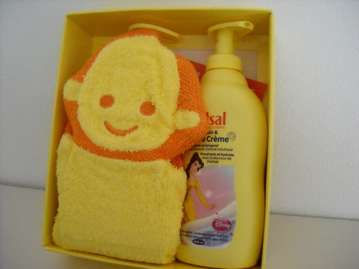 Zwitsal Bad &amp; Douchecreme Girls Prinses Pomp 2 x 400 ml + Gratis Washandje 