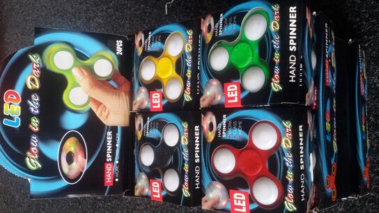 Led Fidget Spinner Glow in the Dark/Hand Spinner Led Fidget Spinner Glow in the Dark/Hand Spinner